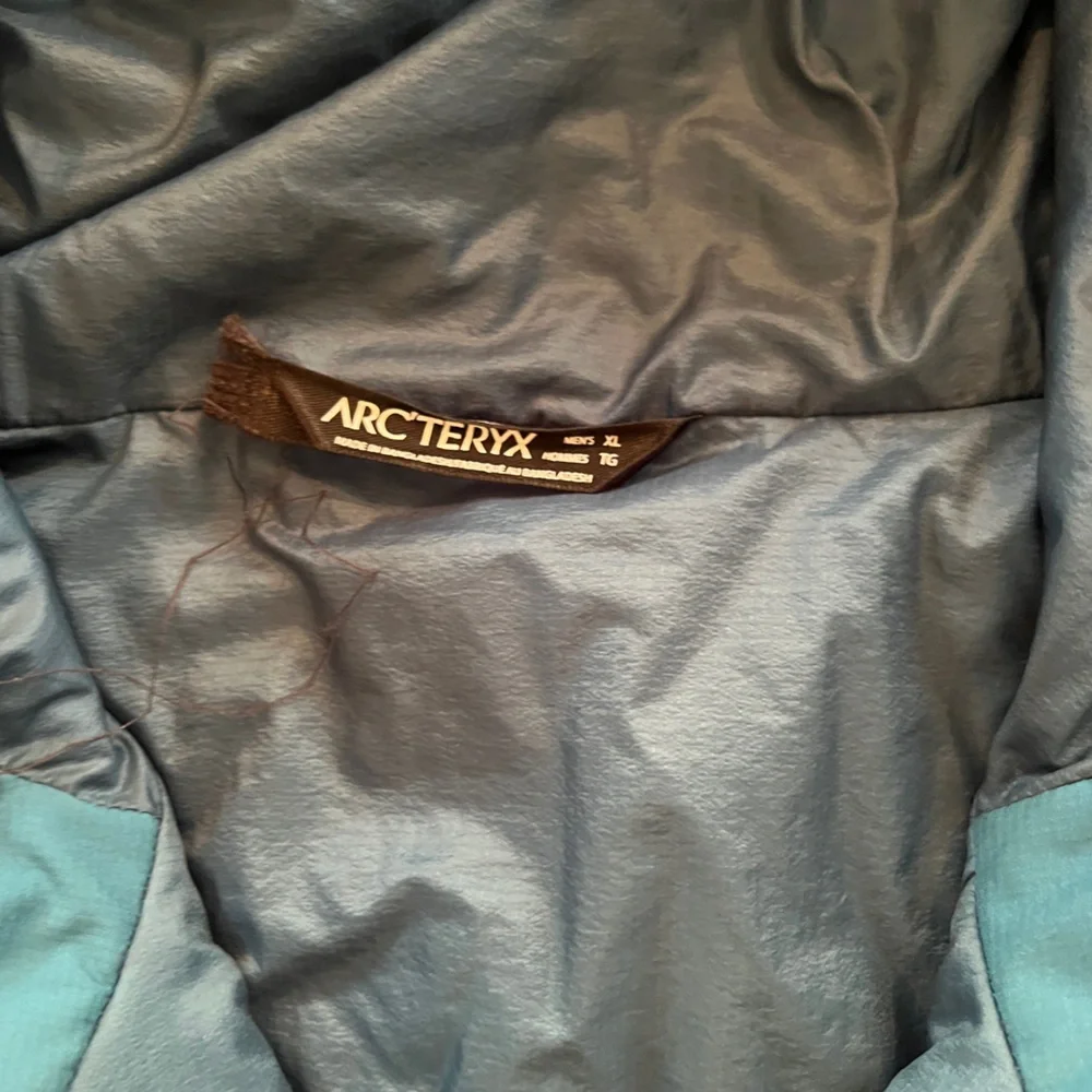 Arc'teryx Men's Atom LT Hoody Teal Blue Jacket - Picture 3 of 5